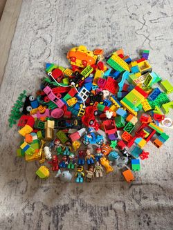 Lego Duplo Over 250 pieces