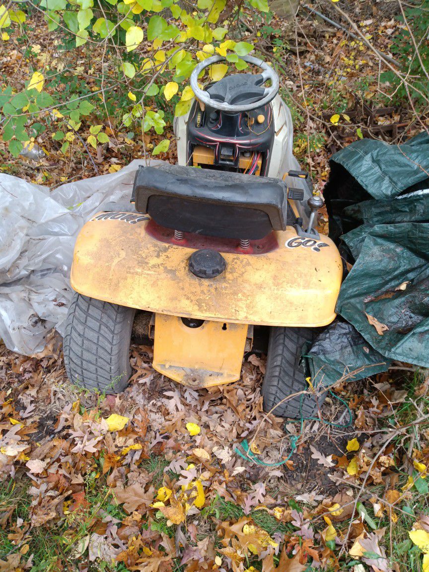 Cub Cadet Tractor Needs A Carburetor And Will Start Right Up, Best Reasonable Offer Takes It 