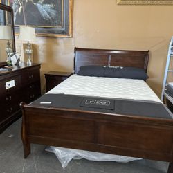 4pc solid wood cherry queen bedroom set