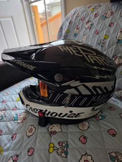Dirt bike helmet