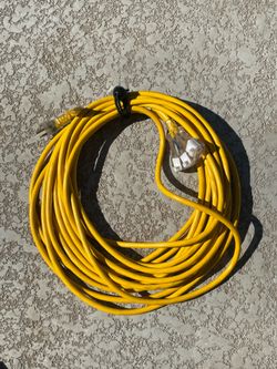 Heavy duty extension cord 3 lighted connector