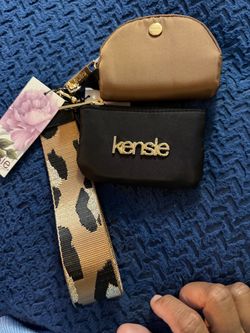 Kenzie Leopard key chain with coin holders  super cute