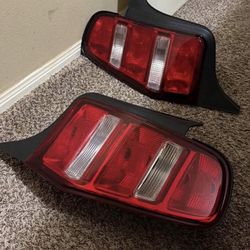 Ford mustang tail lights 2010-2012