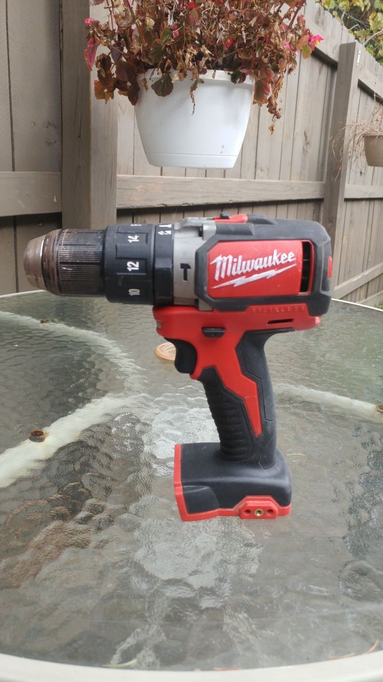 18 volt Milwaukee hammer drill