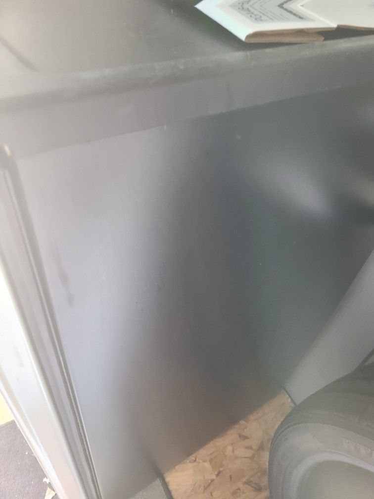 Sanyo mini fridge