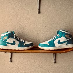 Air Jordan 1 Mid Aquatone