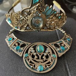 Disney Princess Jasmine Tiara  And Necklace Set