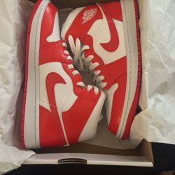 Brand New Womens Air Jordan 1mid 
