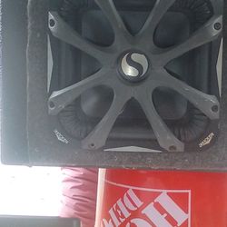 kicker L7 10" with Q bomb box