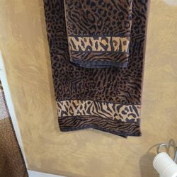 Ceataprint Bath Towel $9