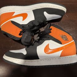 Air Jordan 1 Mid GS ‘Shattered Backboard’