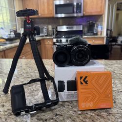 Sony ZV-E10 (Mark 1) – Great Condition + Accessories