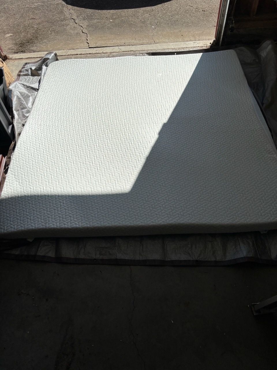 FREE barely used King size memory foam mattress pad for Sale in ...