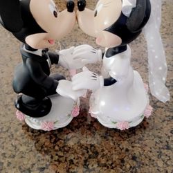 Mickey & Minnie Wedding Bobblehead Figurine Set