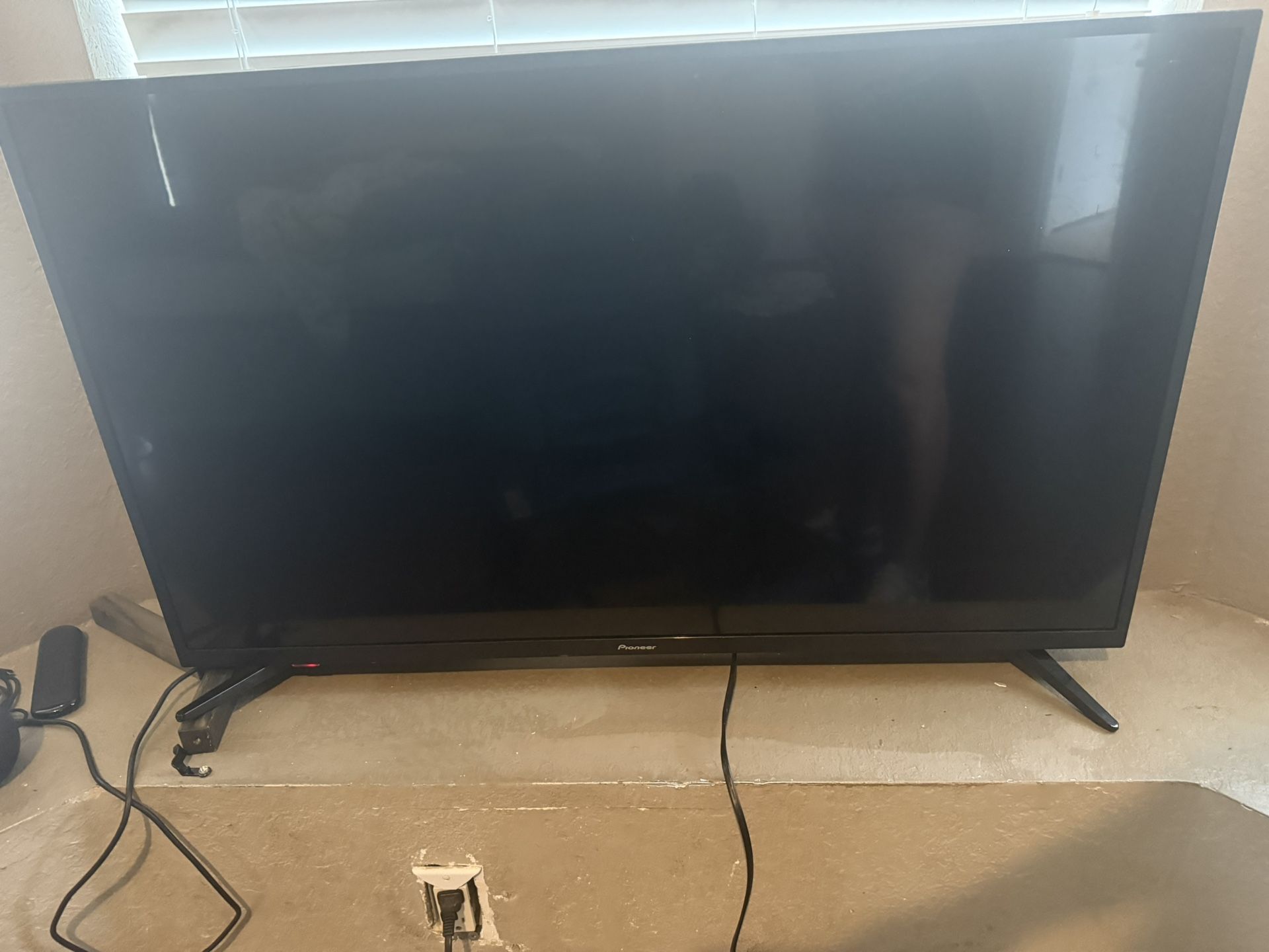 42 Inch pioneer Tv