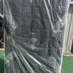 Colchón y base de metal