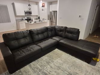 Modern Black Faux Leather L-Shaped Sectional Sofa with Chaise
