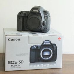 Canon EOS 5D mark Iv DSLR camera body only 