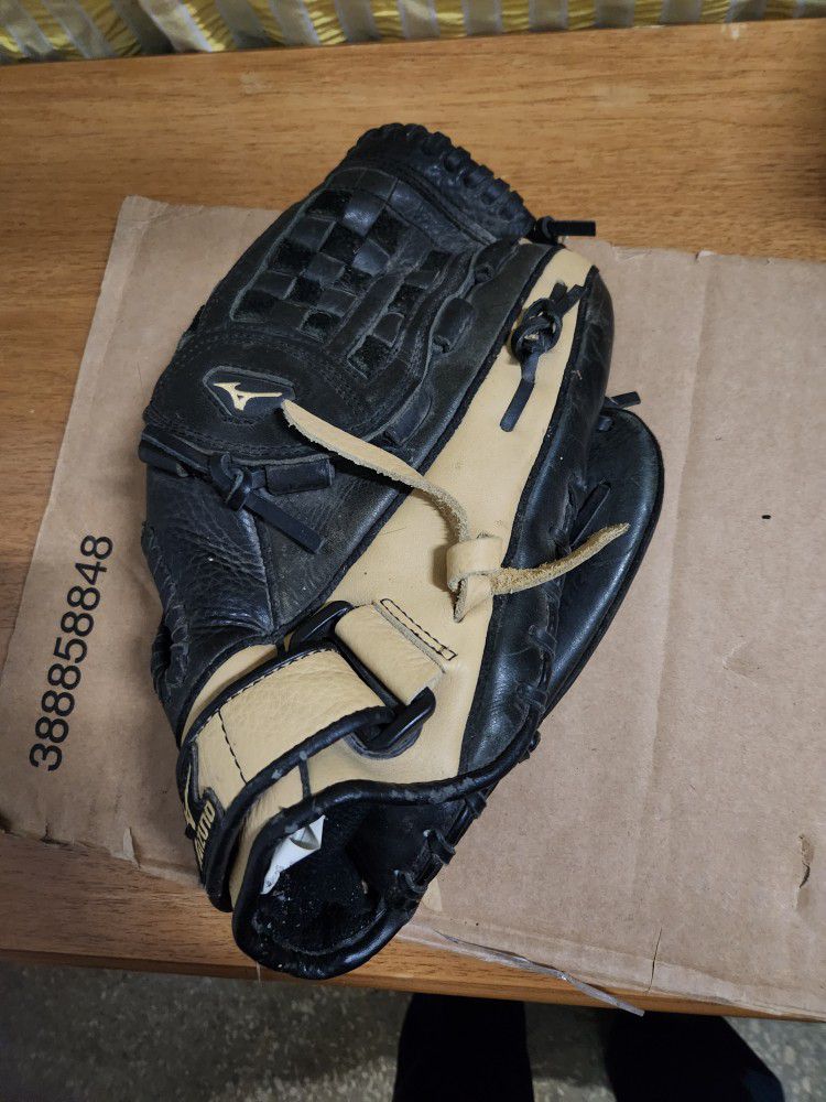 Mizuno Supreme Series Baseball Glove GSP1251TG. 12.5in RHT