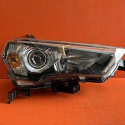 2014- 2020 TOYOTA 4RUNNER RH PASSENGER HEADLIGHT OEM