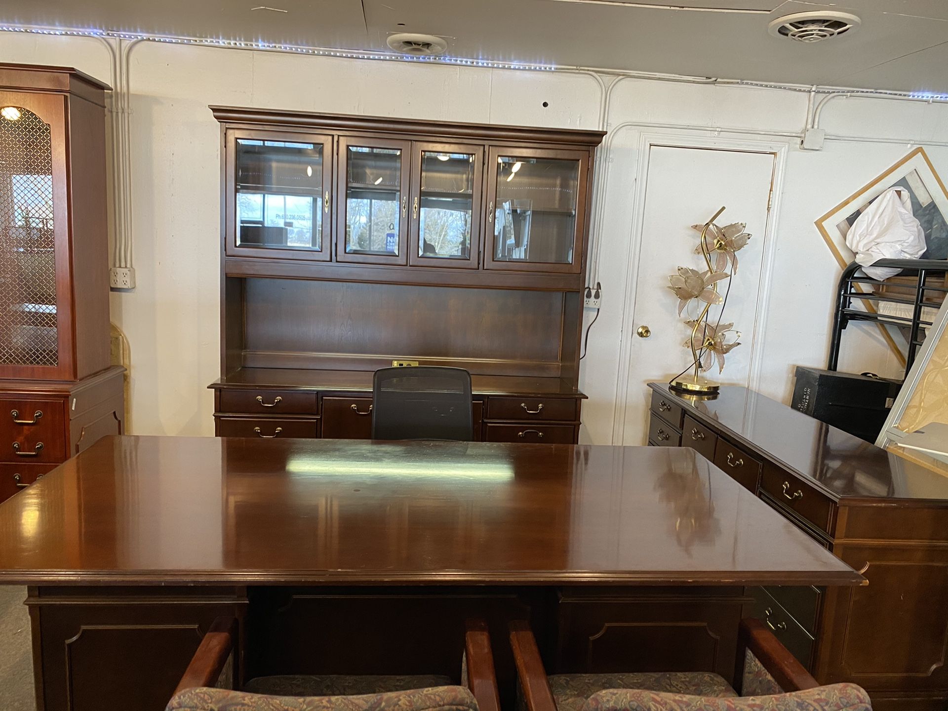 Walnut wood veneer desk 2 credenza and Hutch with task light traditional style