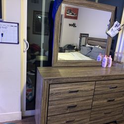 Dresser With Mirror Betset 
