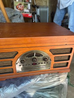 Vintage Radio & Record Player