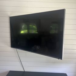 50in TV With wall Mount 
