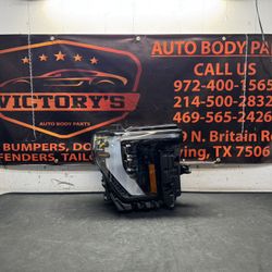 GMC SIERRA 2500 2024 RH HEADLIGHT OEM 