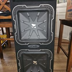 Like NEW 12" Kicker Q CLASS 