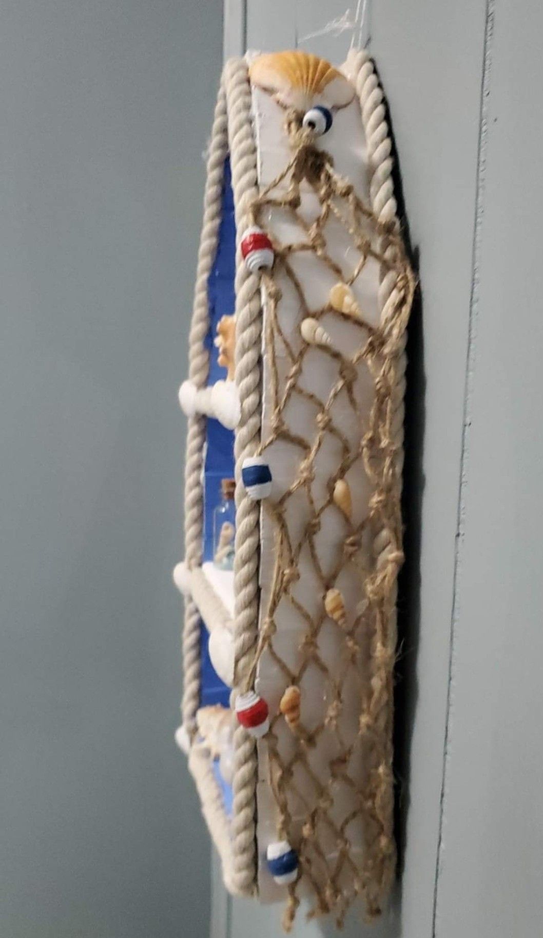 Boat decor with shells