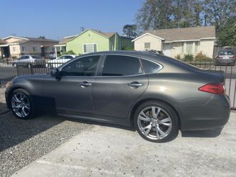 2011 Infiniti M37