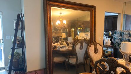 Luxurious mirror