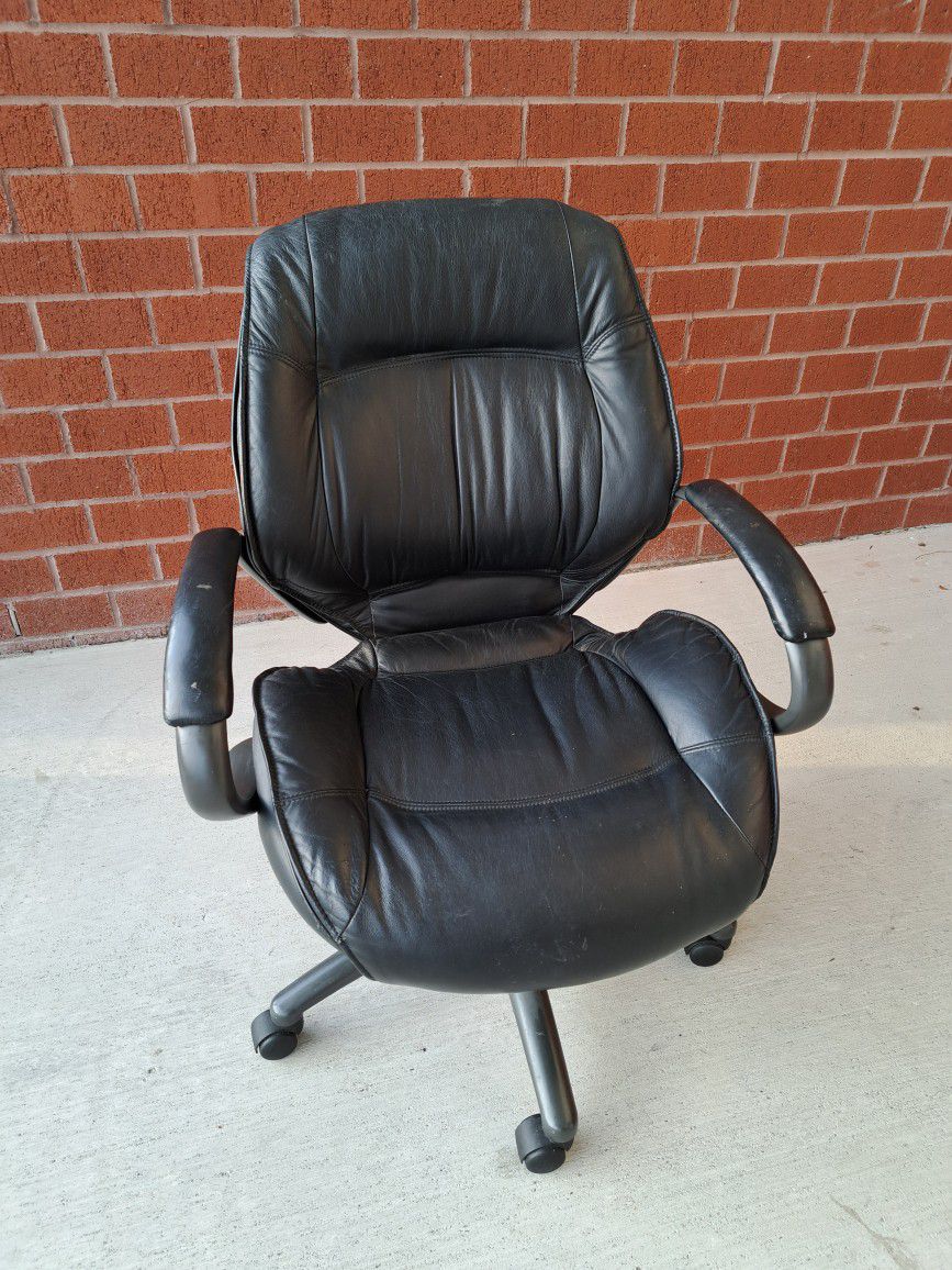 Larger, Wider, Office Desk Chair