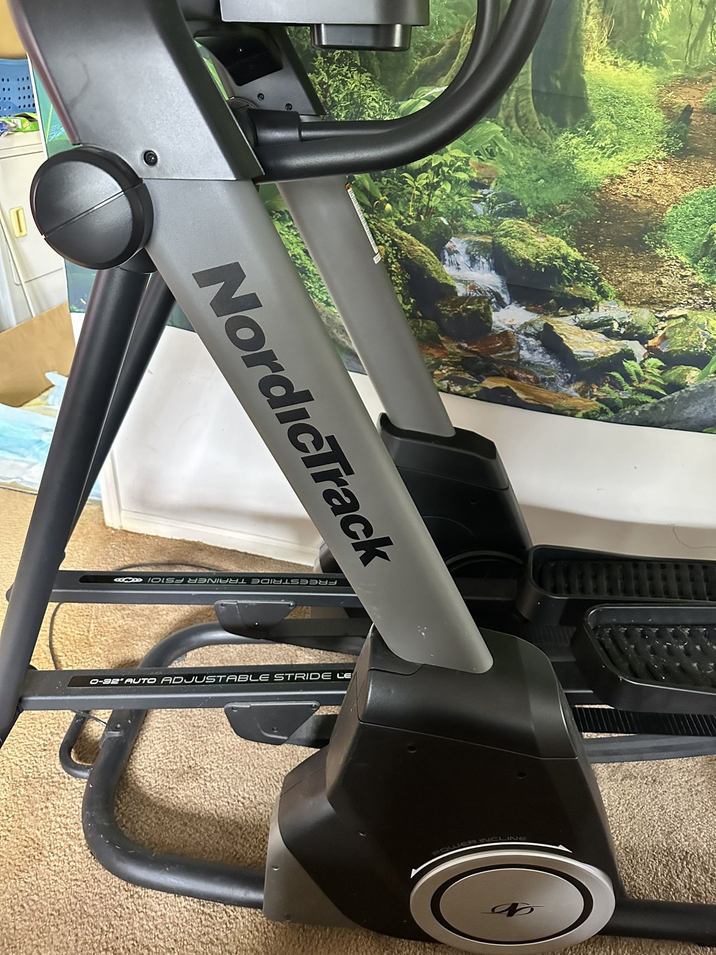 Nordic Track Elliptical . Freestride Trainer FS10i.