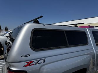 Snug top camper shell Silverado 2018 5 3/4 bed