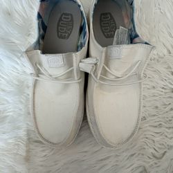 Hey Dude Wendy "Silk Moon"  White Slip On Loafers Women's 9  pre owned 