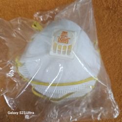 $4  NEW!   4PACK 3M N95 FACE MASKS