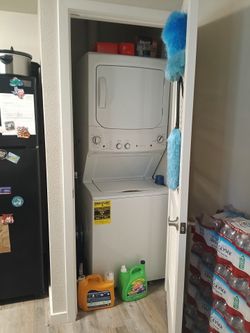 Washer dryer stackable.(GE)