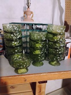 Anchor Hocking Dessert Bowls set of 18