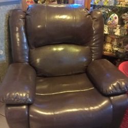 $50 Recliner Ready For Pickup Or Free Delivery Of Close By In The Area