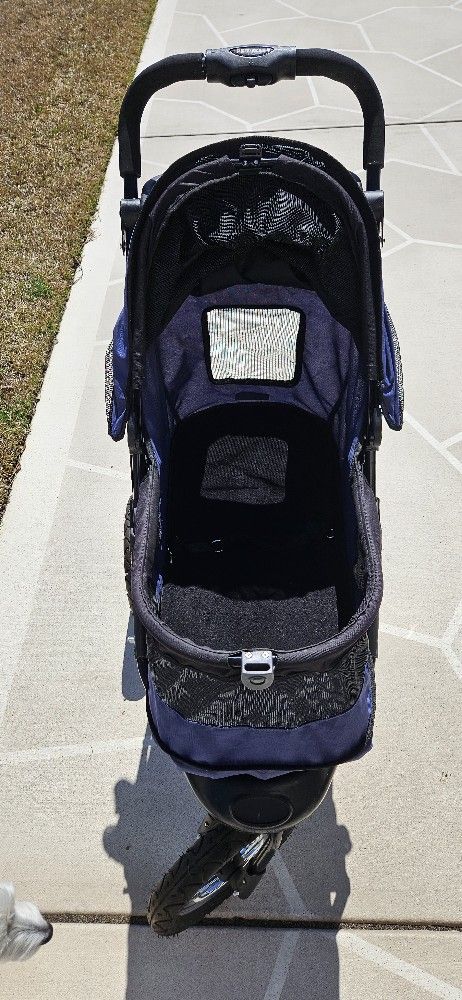 Pet stroller