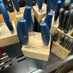 4 piece knife Set With Wood Block  - ONLY $4
