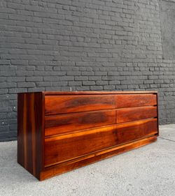 Vintage Mid Century Modern Danish Modern Rosewood 6 Drawer Lowboy Dresser