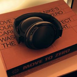 Bose Quiet-Comfort headphones