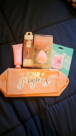Hello Gogeous makeup bag