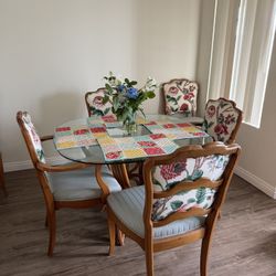 Dinning Room Table With Chairs 