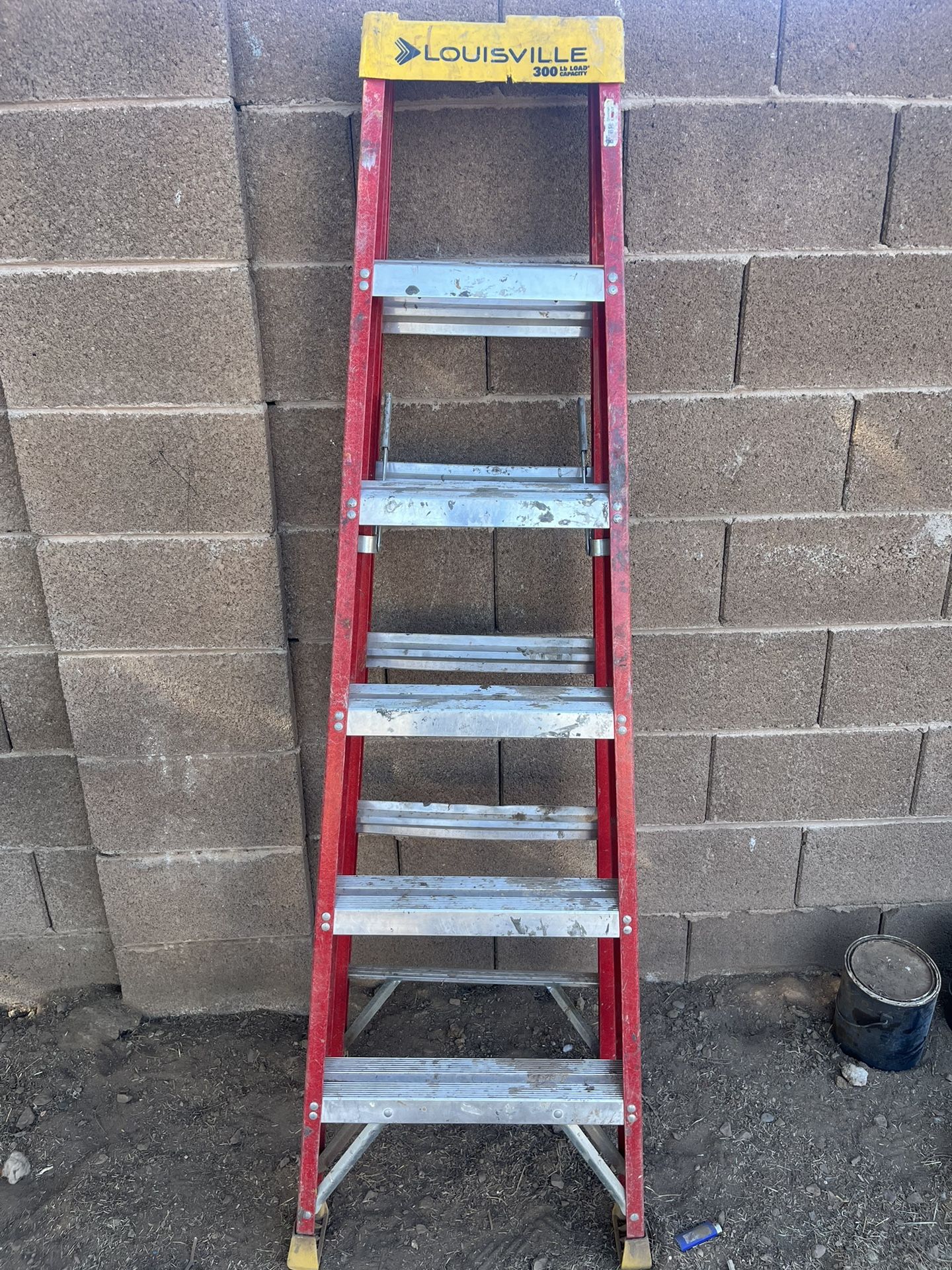 Louisville 6ft Step Ladder 300lbs Capacity
