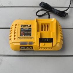 8Amp Fast Charger Dewalt 