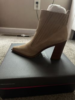 NICE THICK HEEL BOOTIES